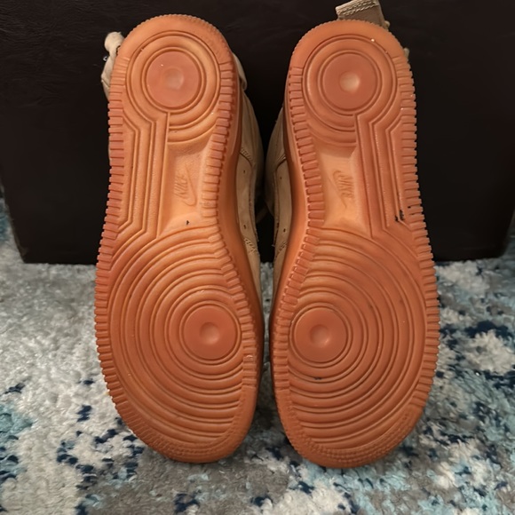 Nike Air Force 1 07 lv8 Flax Wheat - Picture 5 of 5